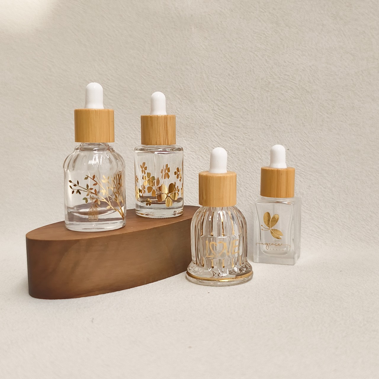 Glass Essential Oil Bottle wit - Luxury Skincare Samples のレビューと価格