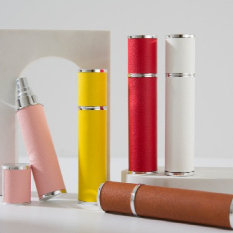 Luxury Leather Wrapped 10ml Gl - Luxury Skincare Samples のレビューと価格