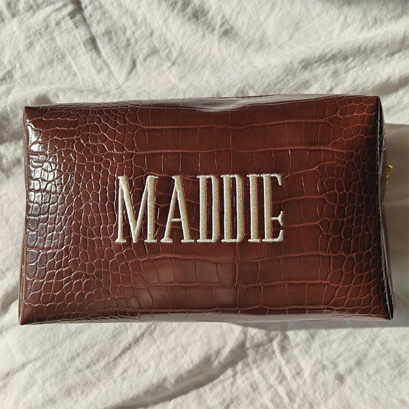 Embroidered Croc Makeup Bag Pe - Luxury Skincare Samples のレビューと価格